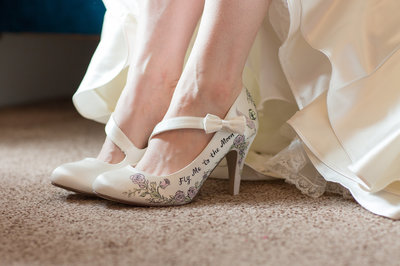 vintage-wedding-shoes-with-handpainted-flowers